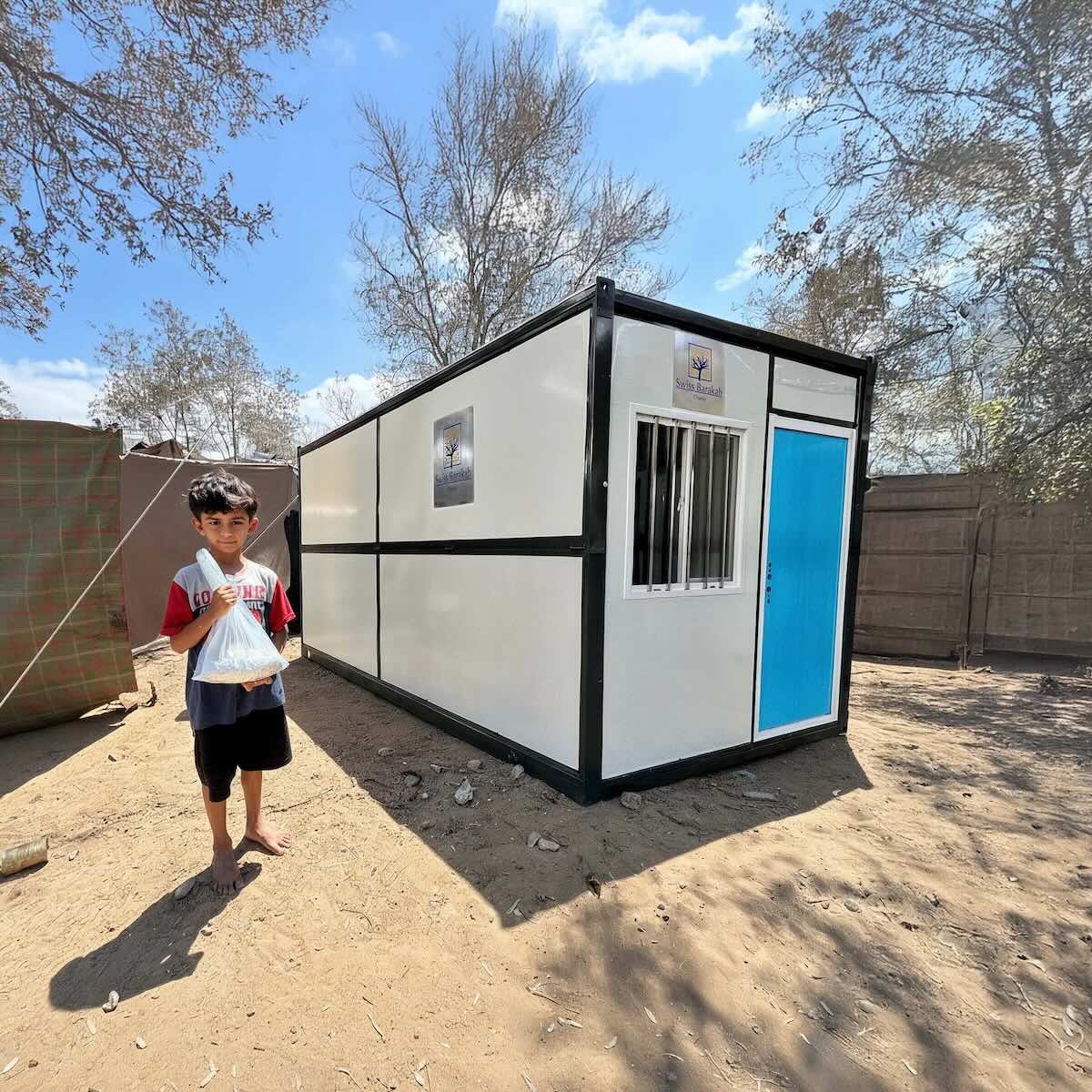 Mobile homes for families in Gaza